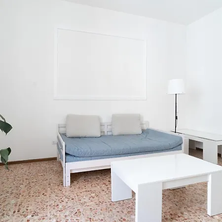 Spacious - 4 Bedrooms And 3 Bathrooms Lejlighed